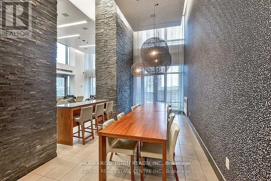 1102 - 360 SQUARE ONE DRIVE