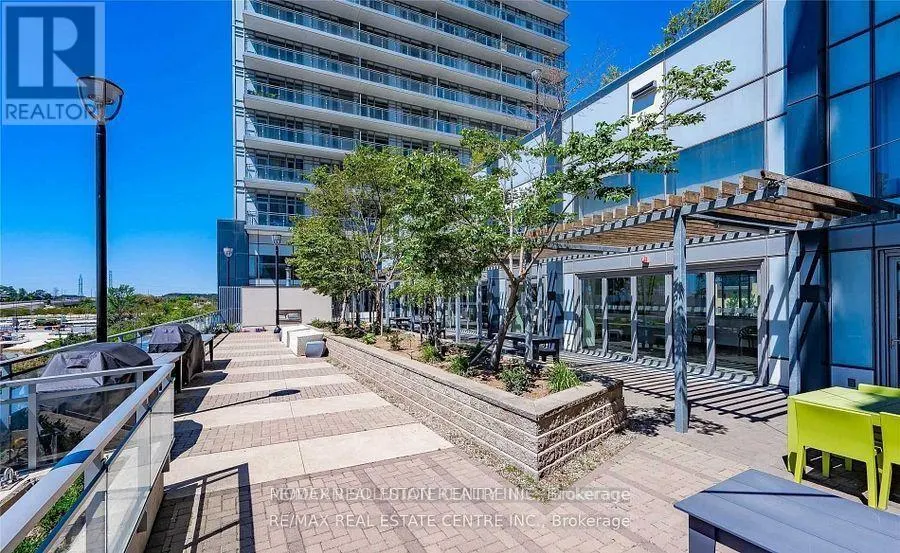 1102 - 360 SQUARE ONE DRIVE