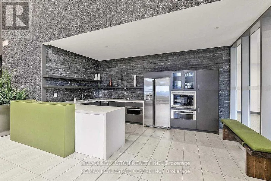 1102 - 360 SQUARE ONE DRIVE