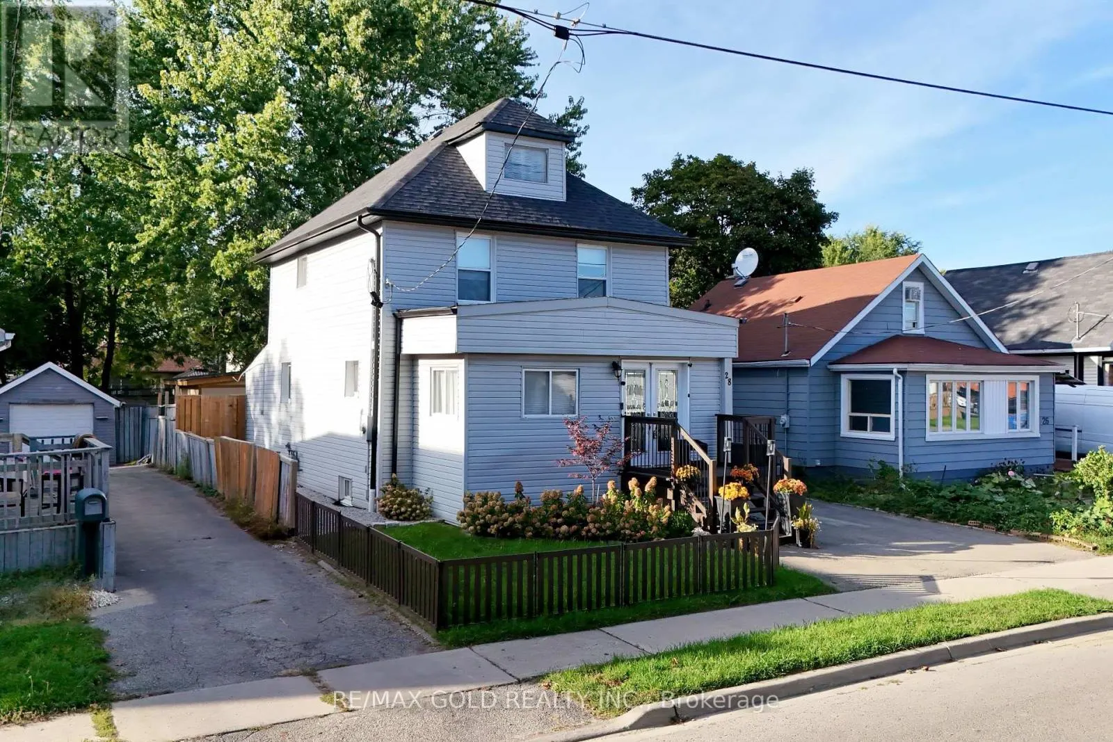 28 ROYCE AVENUE