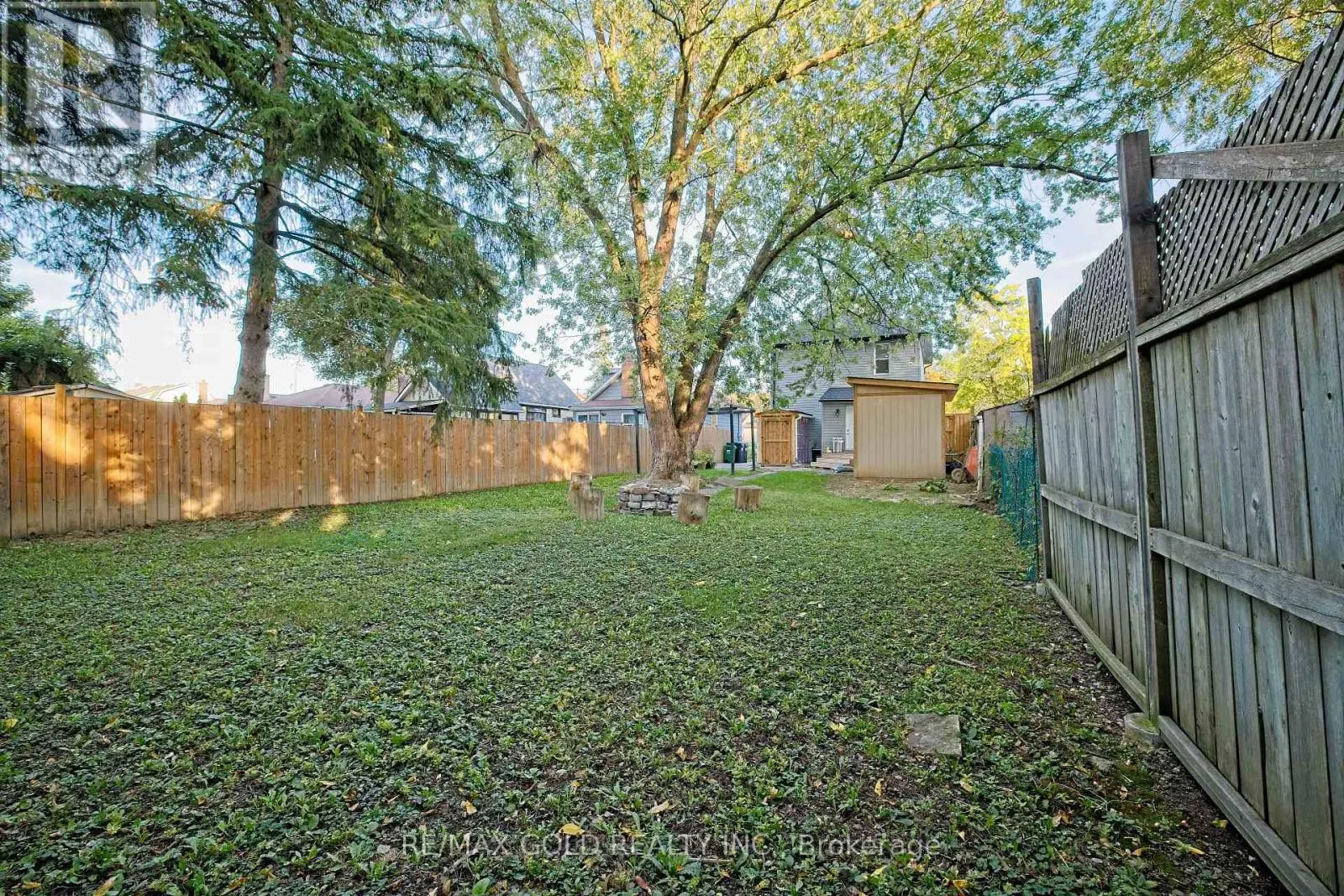 28 ROYCE AVENUE