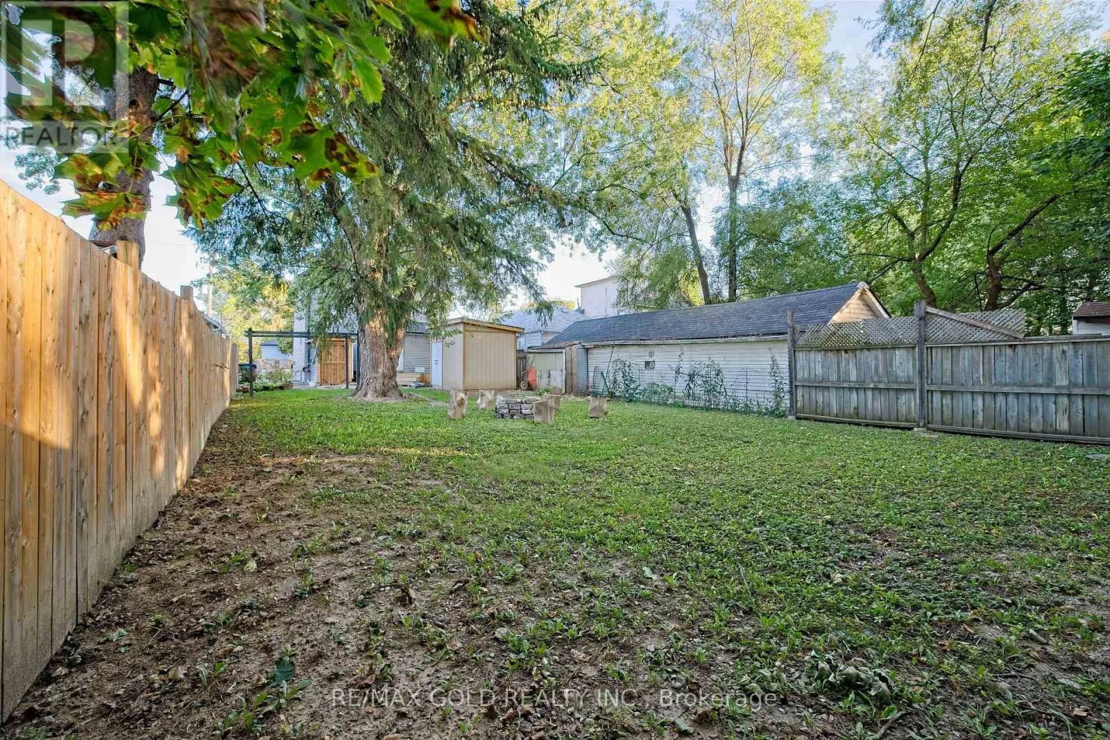 28 ROYCE AVENUE