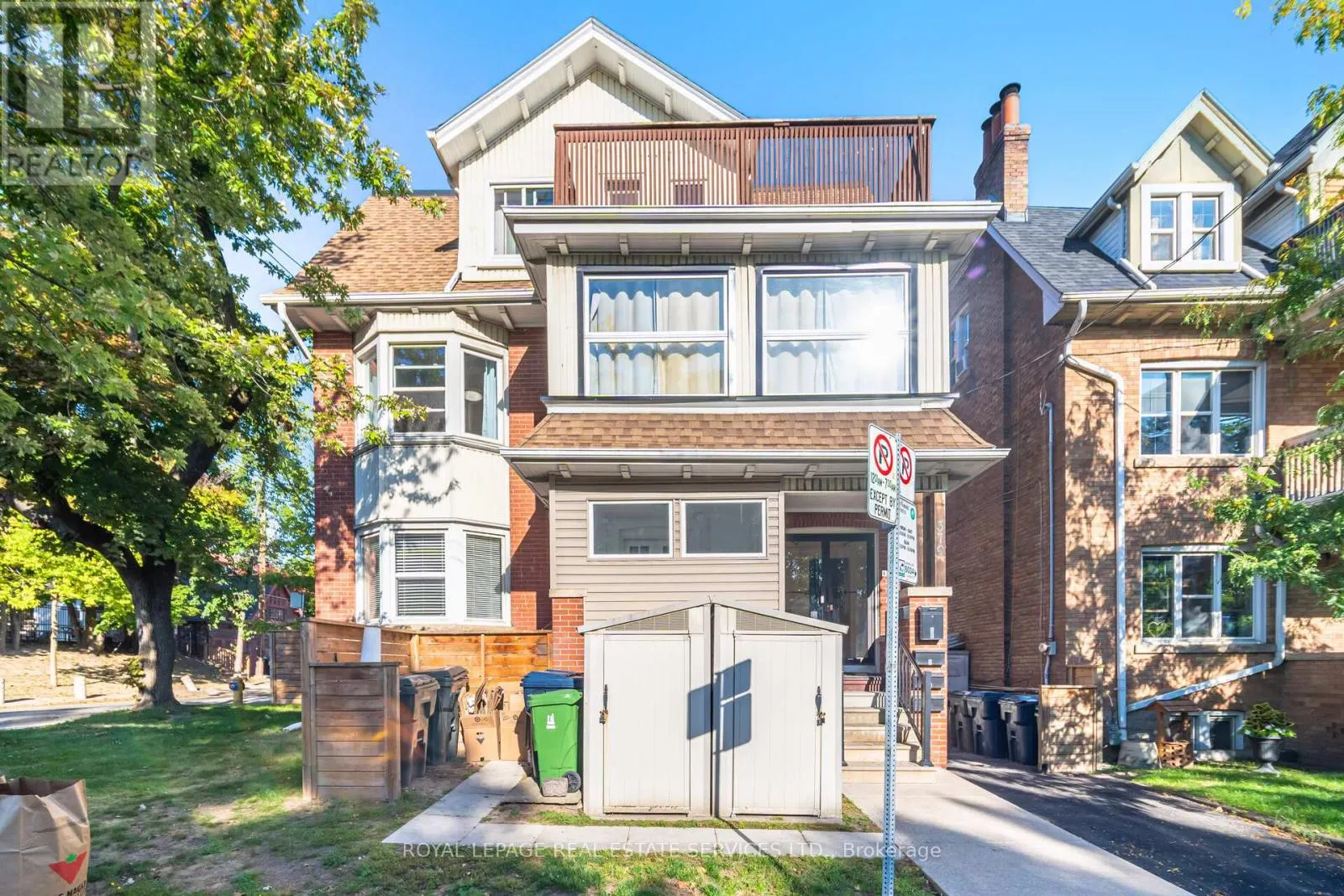 #1 - 379 PARKSIDE DRIVE