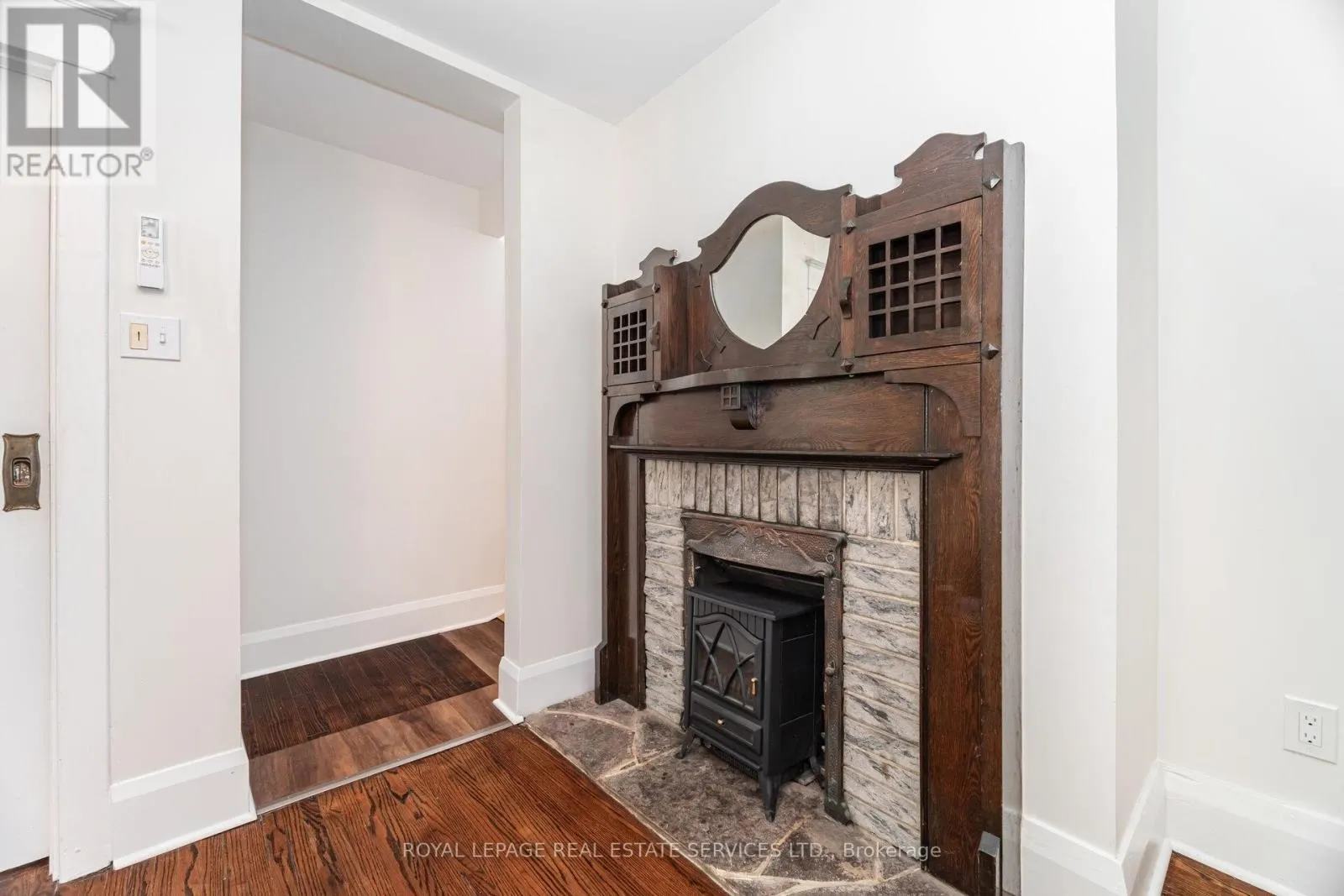 #1 - 379 PARKSIDE DRIVE