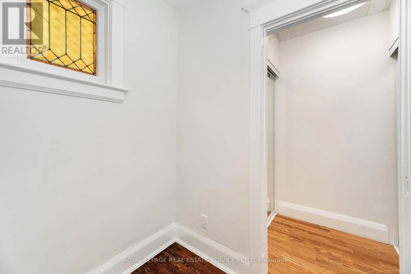 #1 - 379 PARKSIDE DRIVE
