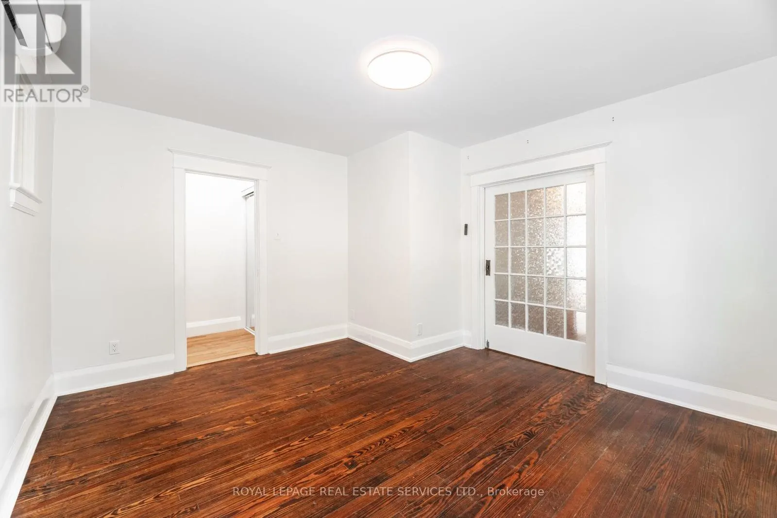 #1 - 379 PARKSIDE DRIVE