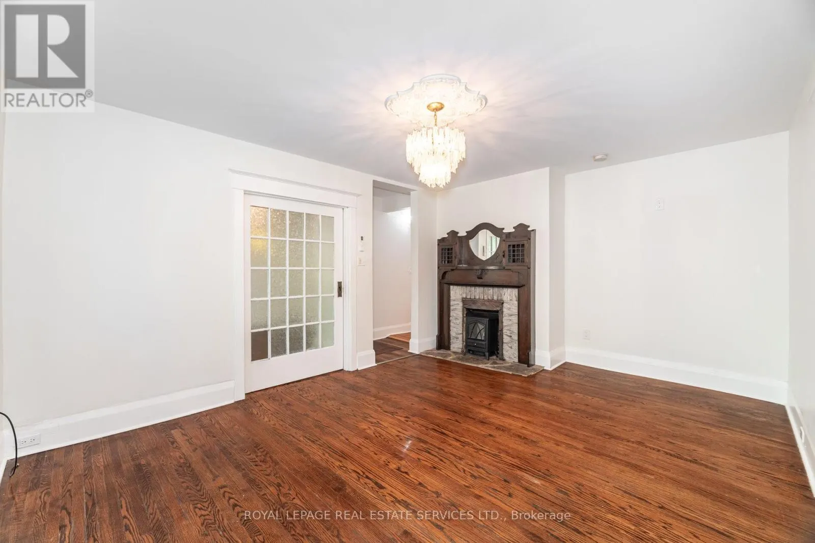 #1 - 379 PARKSIDE DRIVE