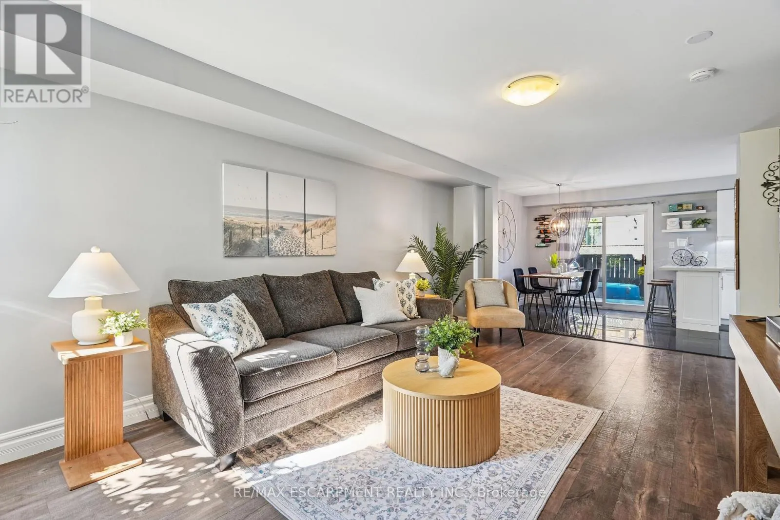 46 DAWSON CRESCENT