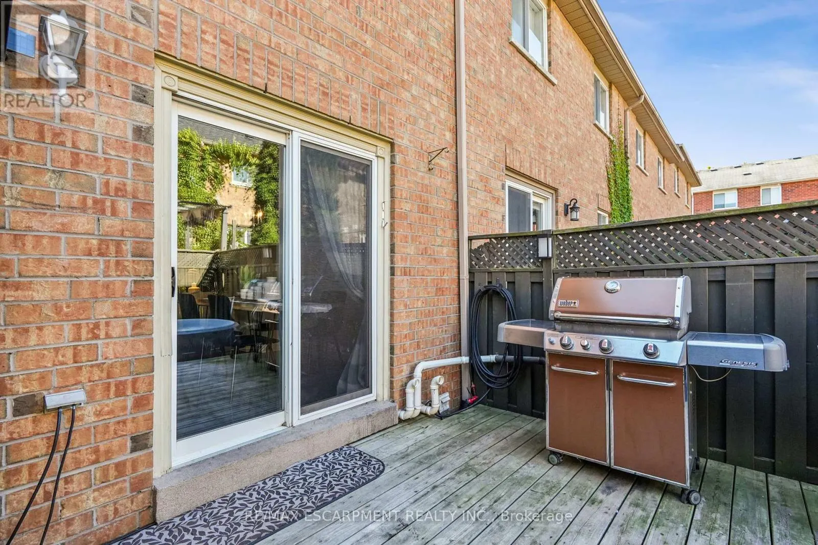 46 DAWSON CRESCENT