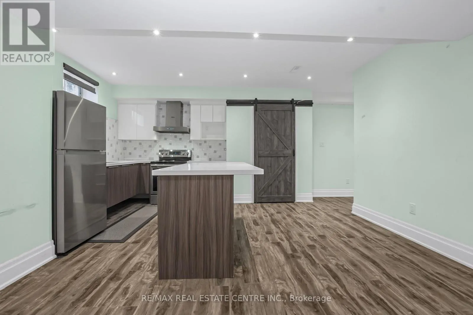 102 BELLADONNA CIRCLE