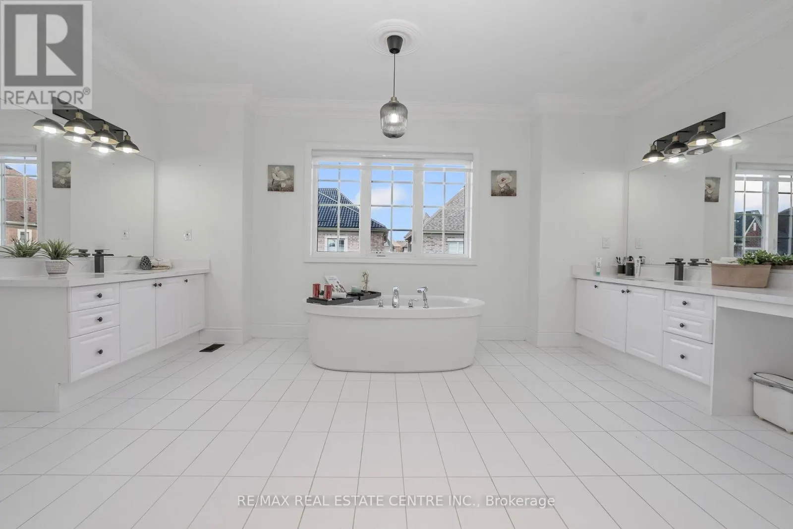 102 BELLADONNA CIRCLE
