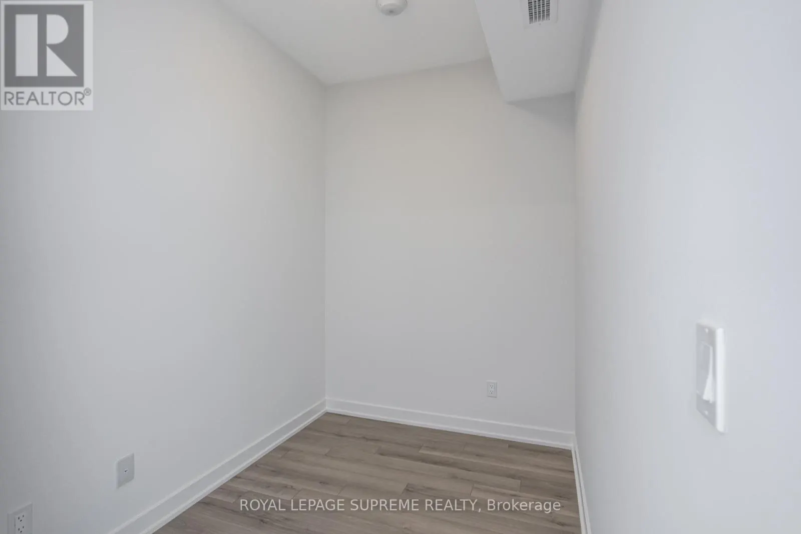1501 - 3079 TRAFALGAR ROAD