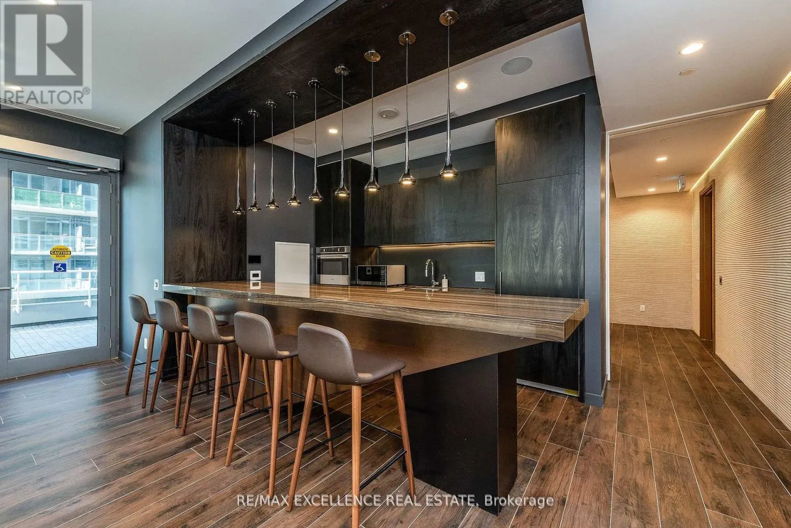 608 - 70 ANNIE CRAIG DRIVE