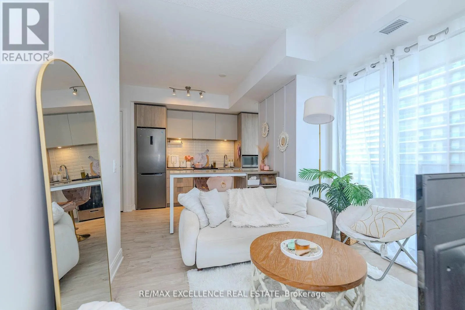 608 - 70 ANNIE CRAIG DRIVE