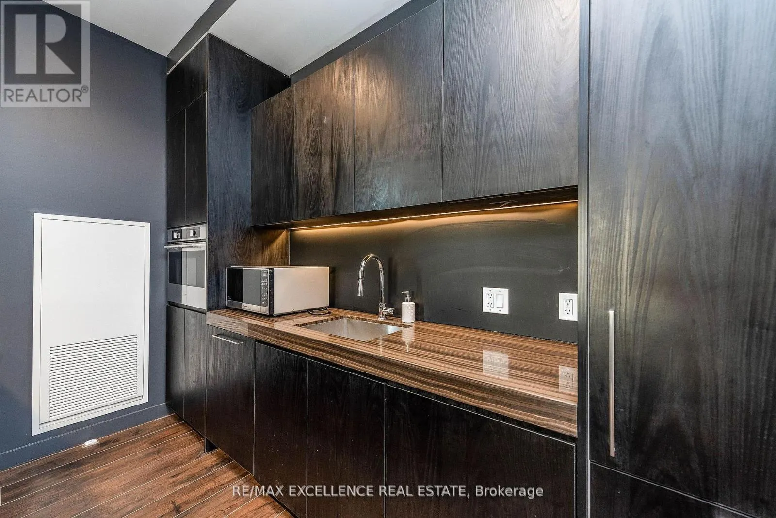 608 - 70 ANNIE CRAIG DRIVE
