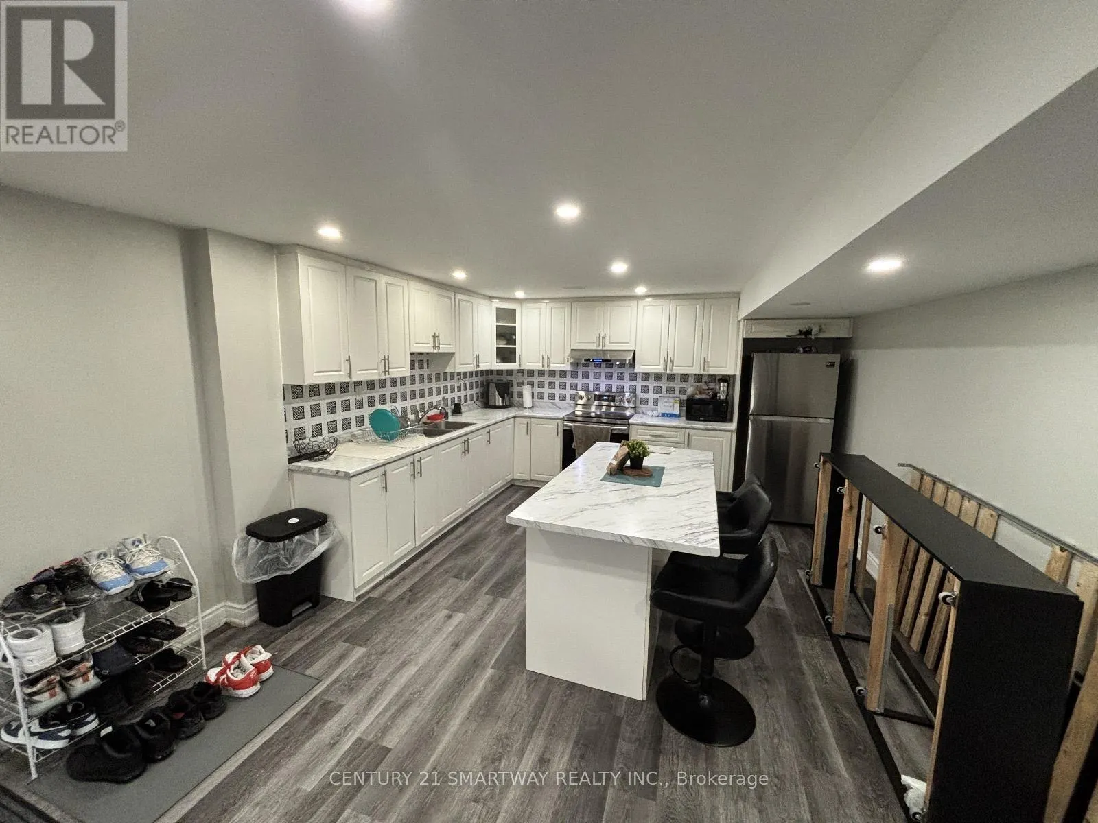25 BUCKSAW STREET