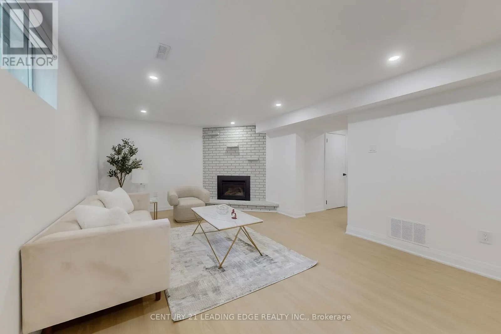 2240 SPRINGFIELD COURT
