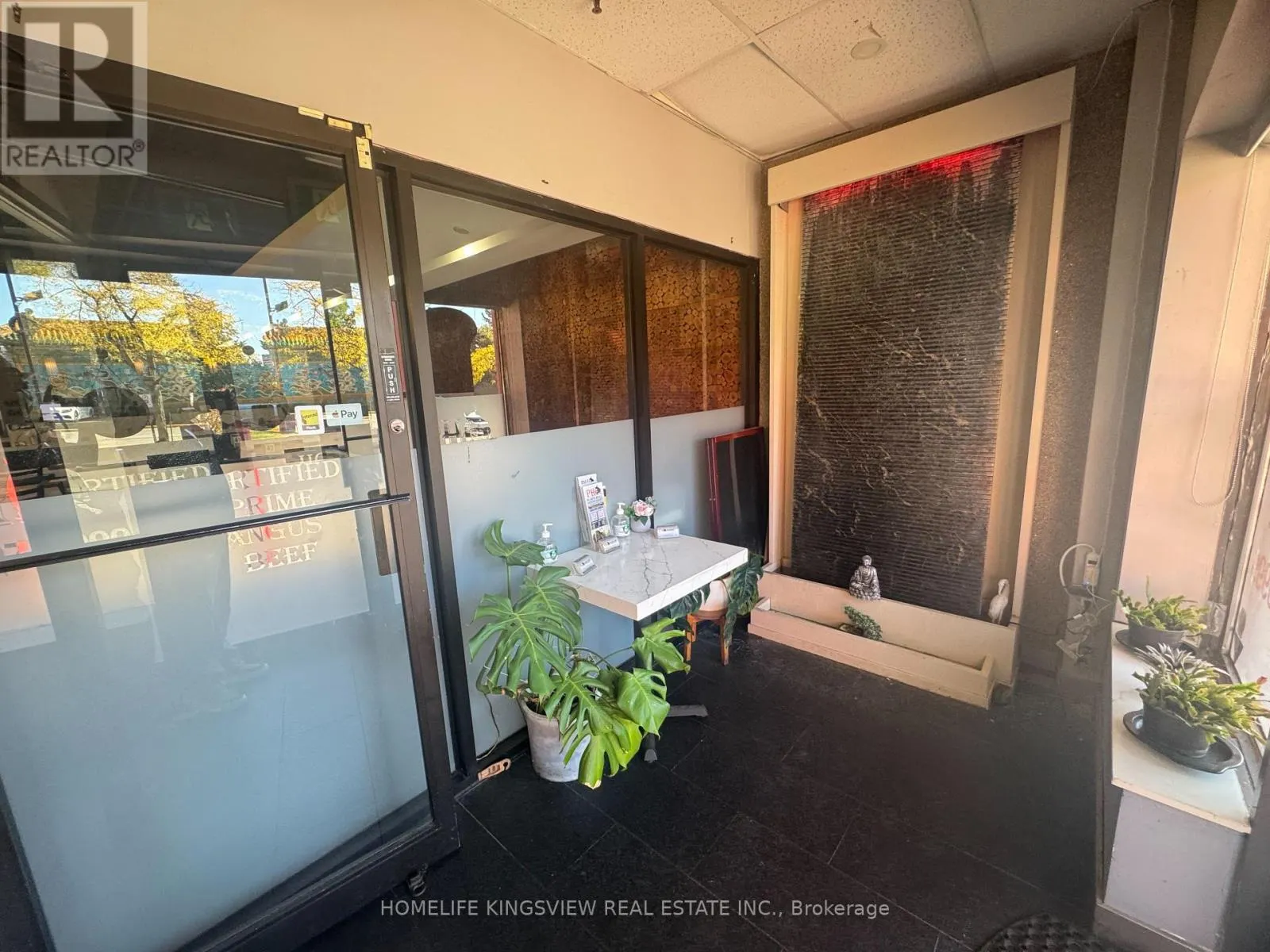 A2 - 888 DUNDAS STREET E