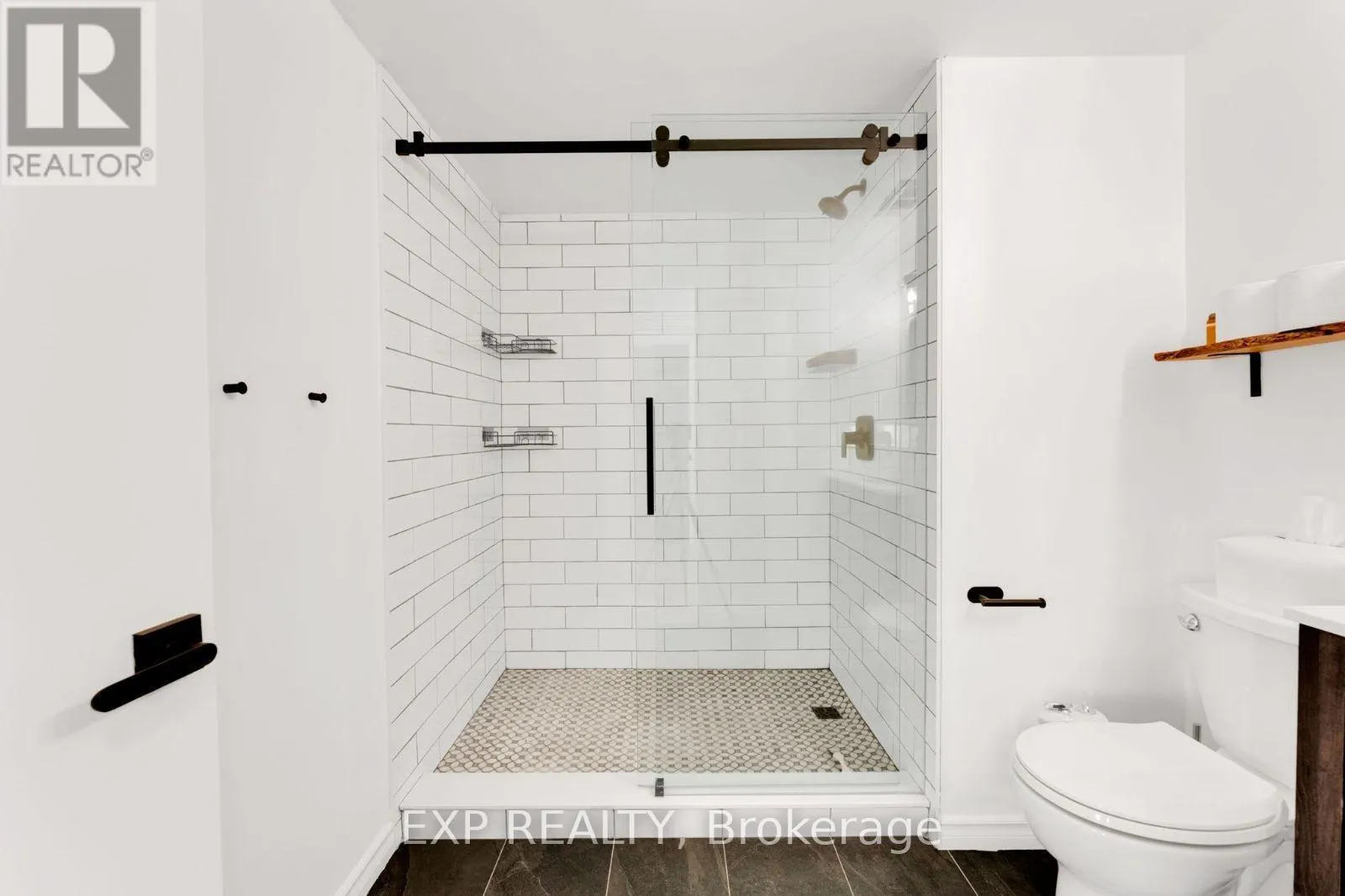 305 - 2269 LAKE SHORE BOULEVARD W