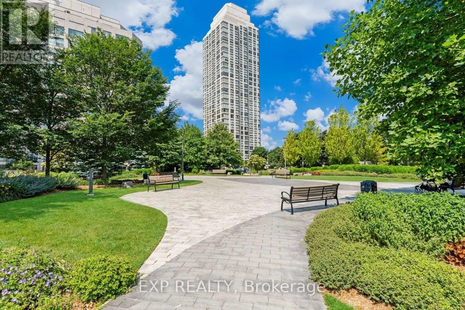 305 - 2269 LAKE SHORE BOULEVARD W