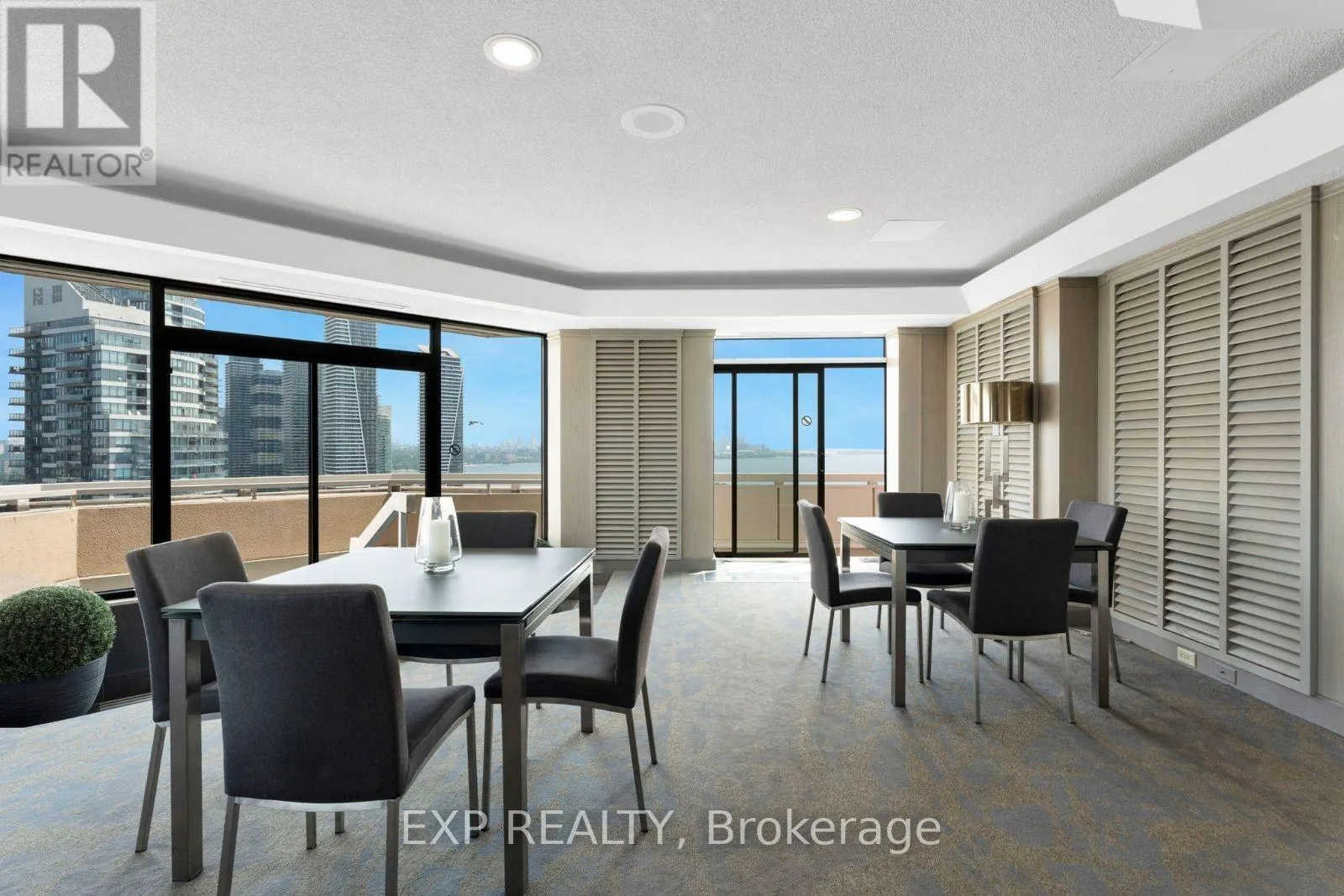 305 - 2269 LAKE SHORE BOULEVARD W