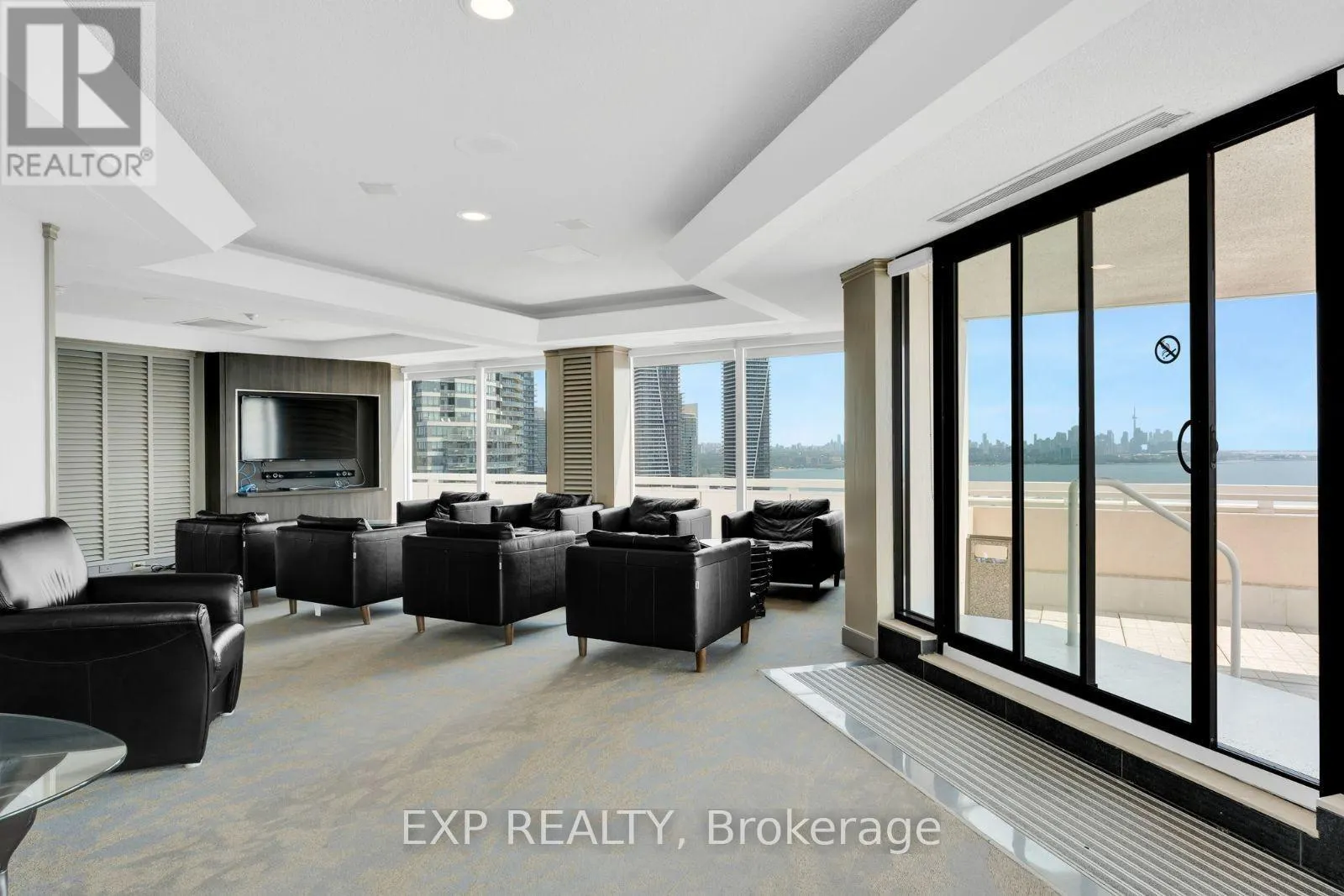 305 - 2269 LAKE SHORE BOULEVARD W