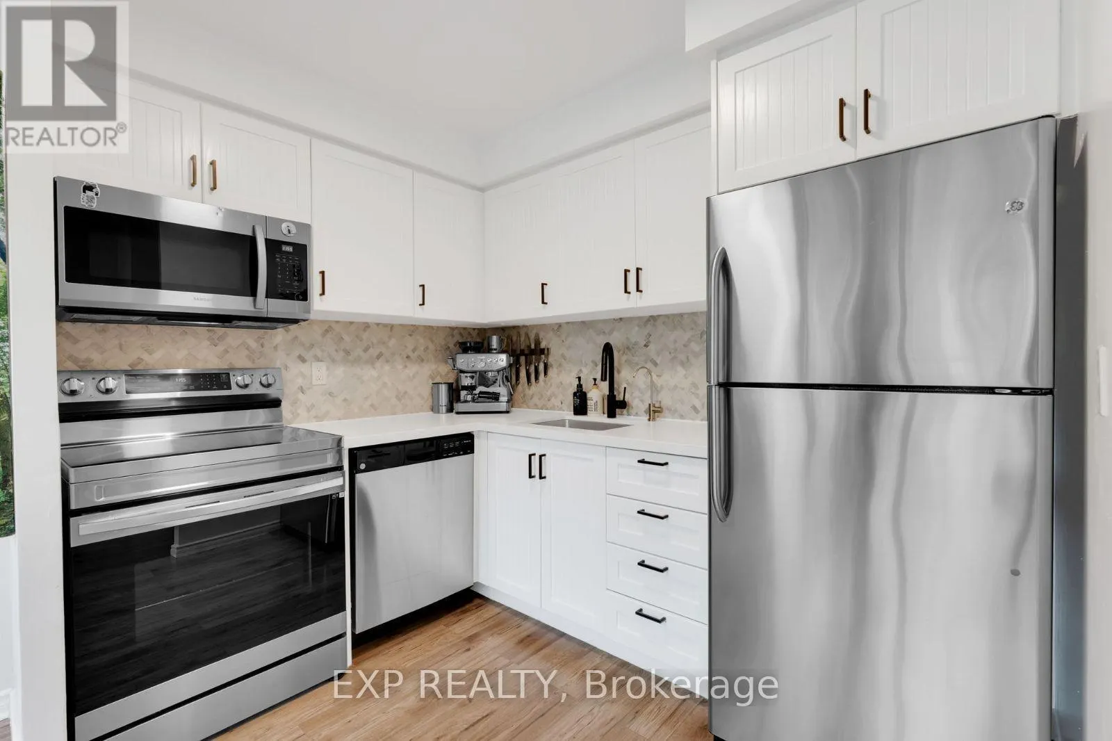 305 - 2269 LAKE SHORE BOULEVARD W