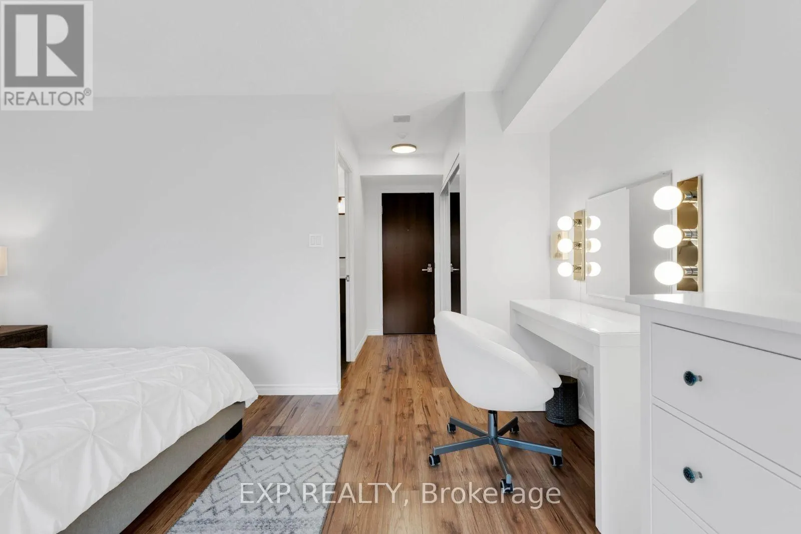 305 - 2269 LAKE SHORE BOULEVARD W