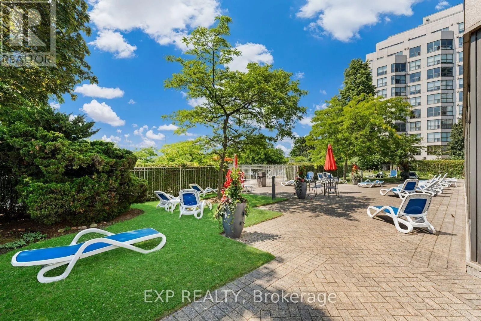 305 - 2269 LAKE SHORE BOULEVARD W