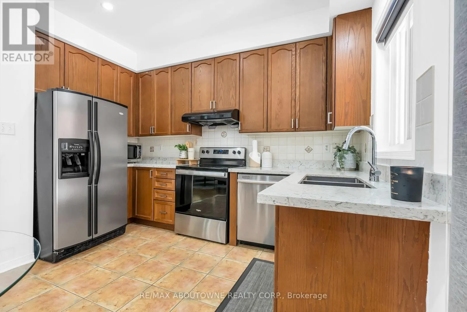 7 ROCKROSE DRIVE