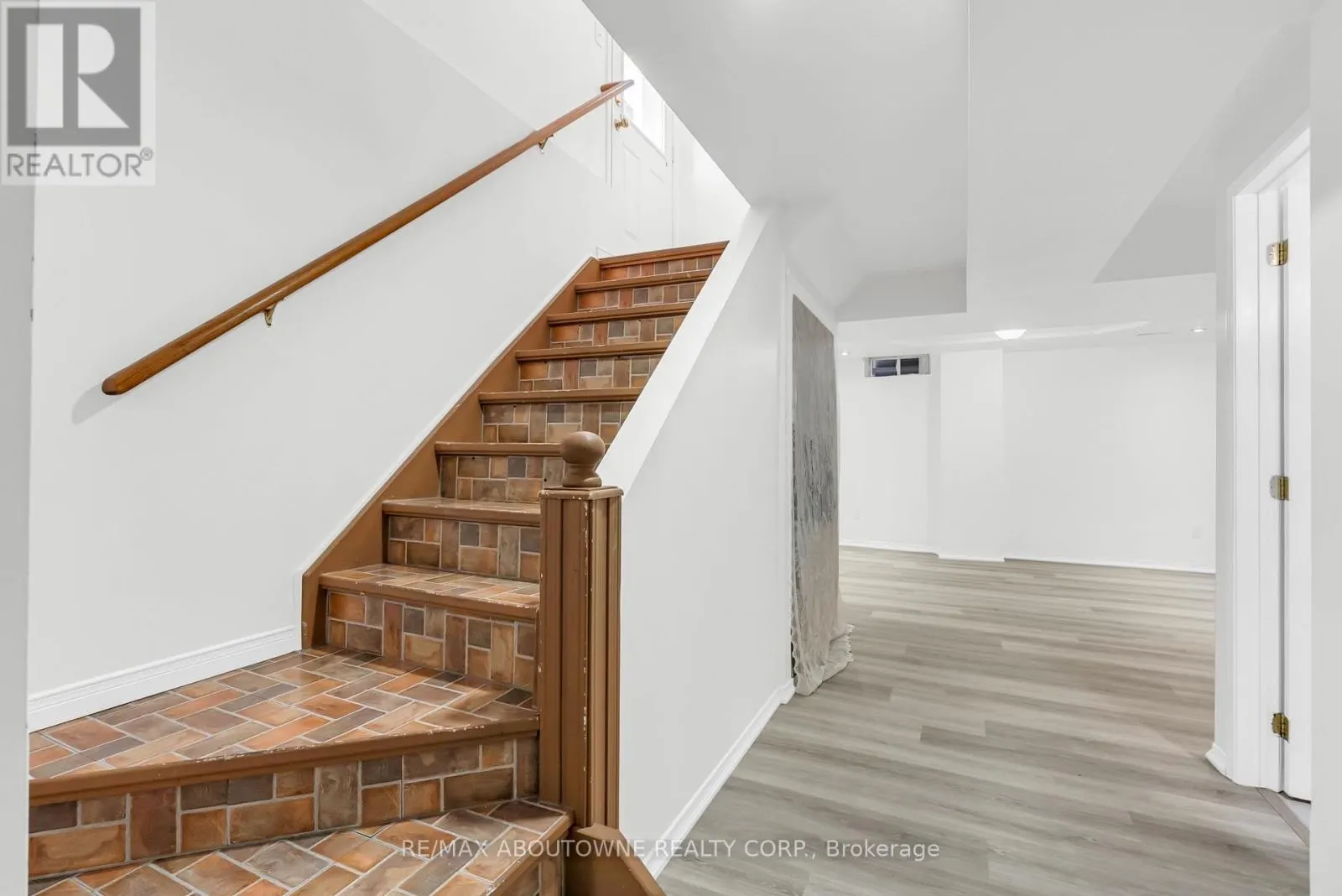 7 ROCKROSE DRIVE