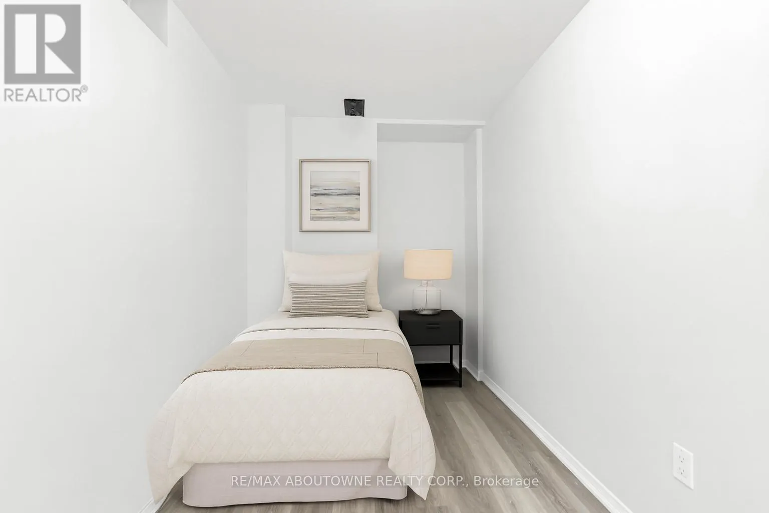 7 ROCKROSE DRIVE