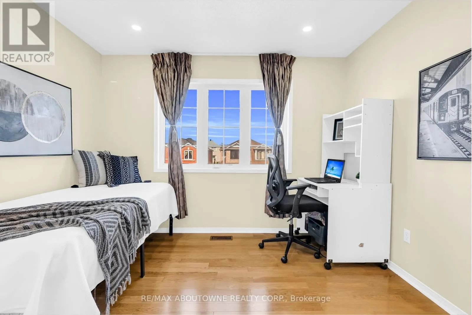 7 ROCKROSE DRIVE