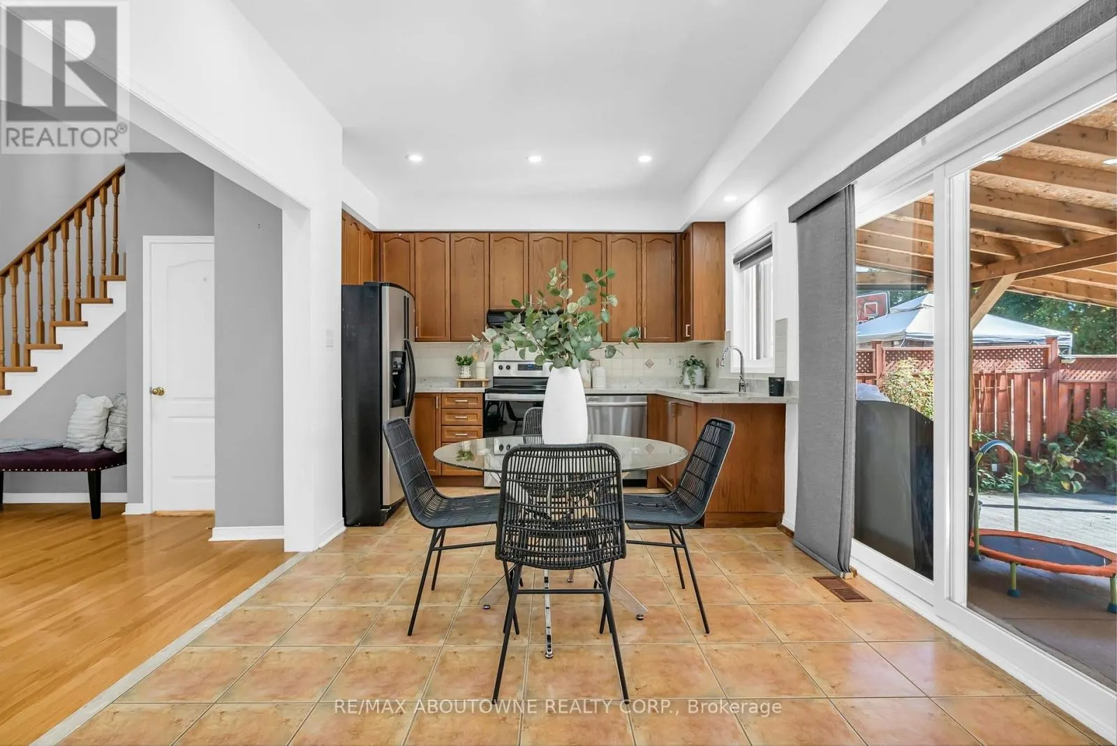 7 ROCKROSE DRIVE