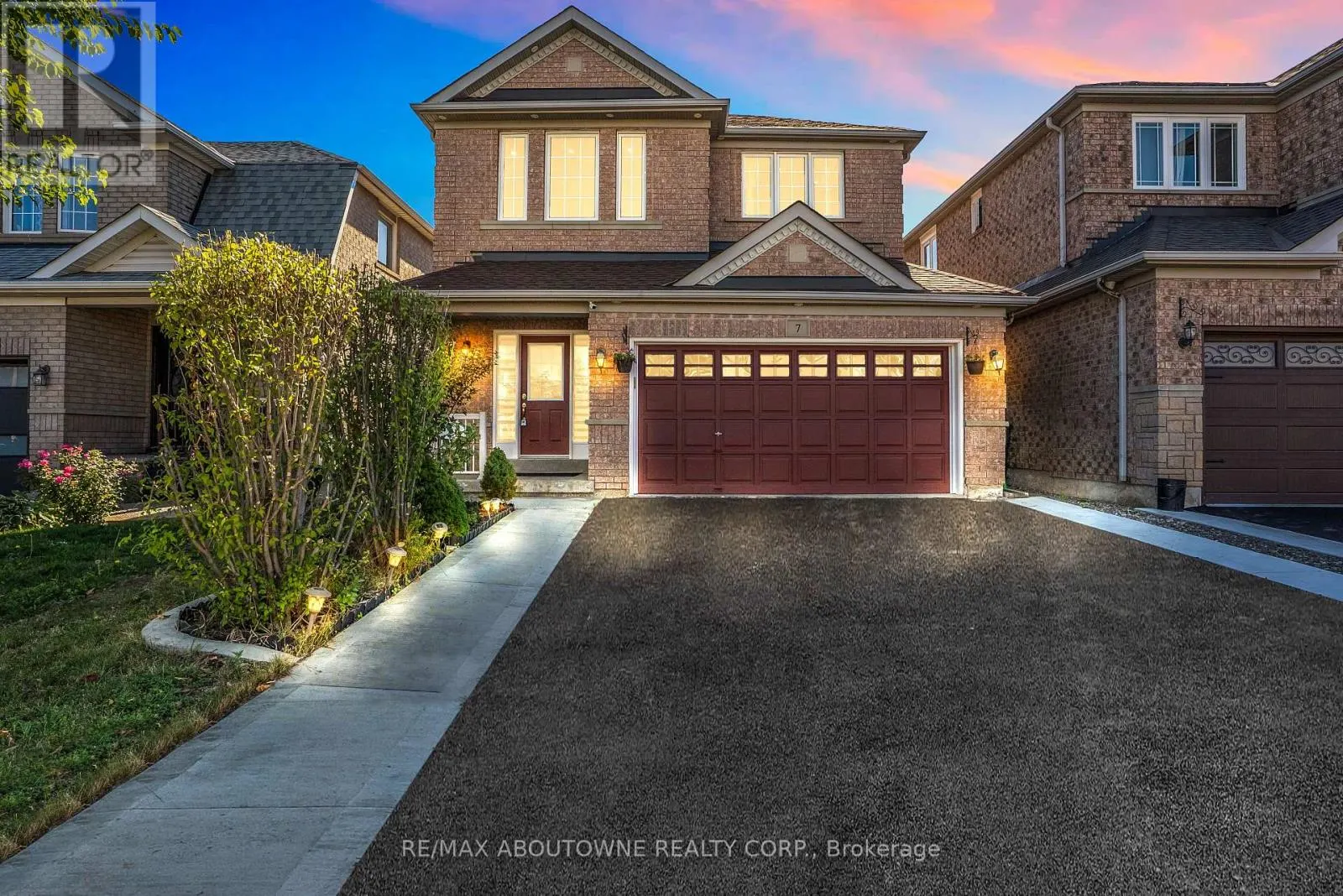7 ROCKROSE DRIVE