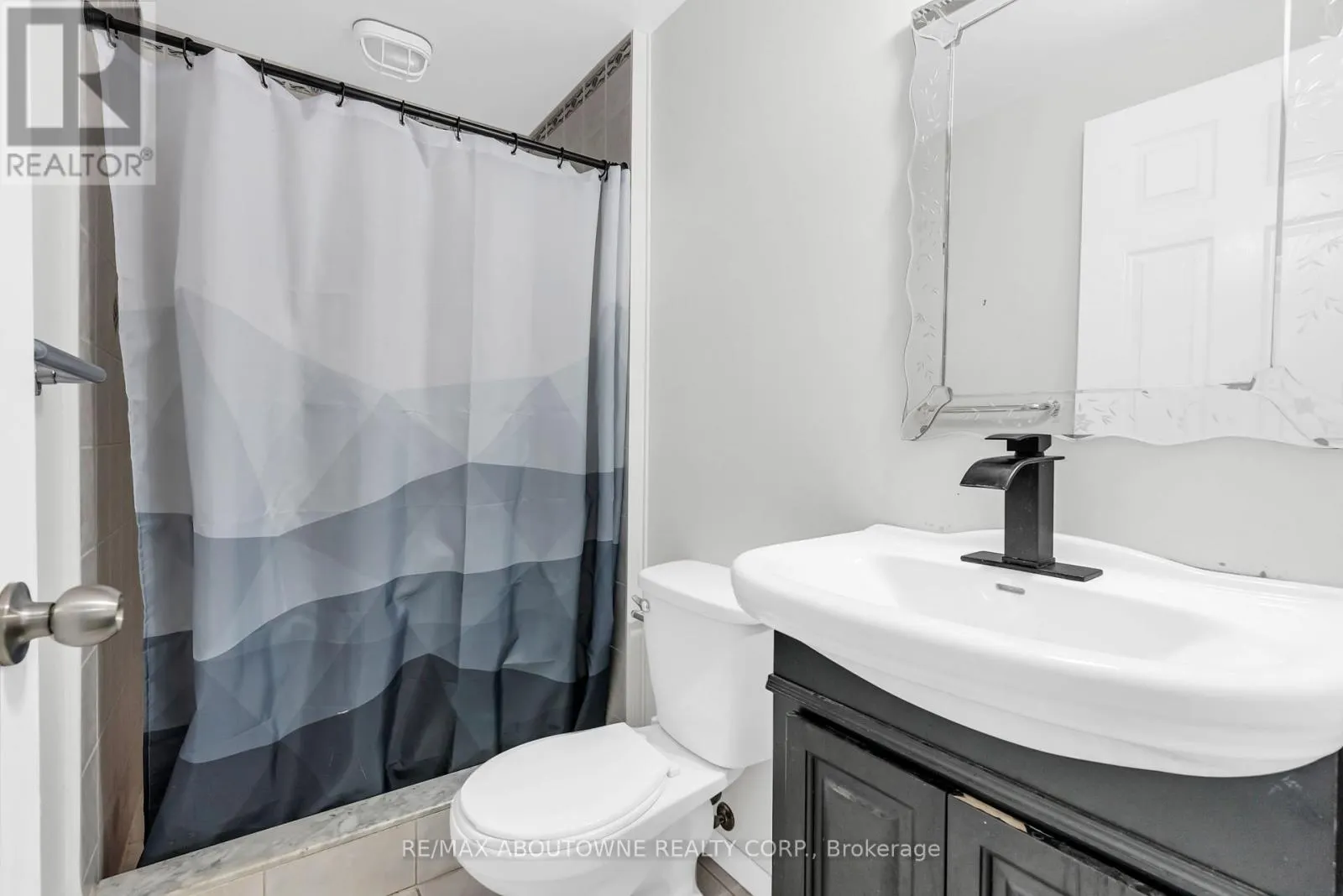7 ROCKROSE DRIVE