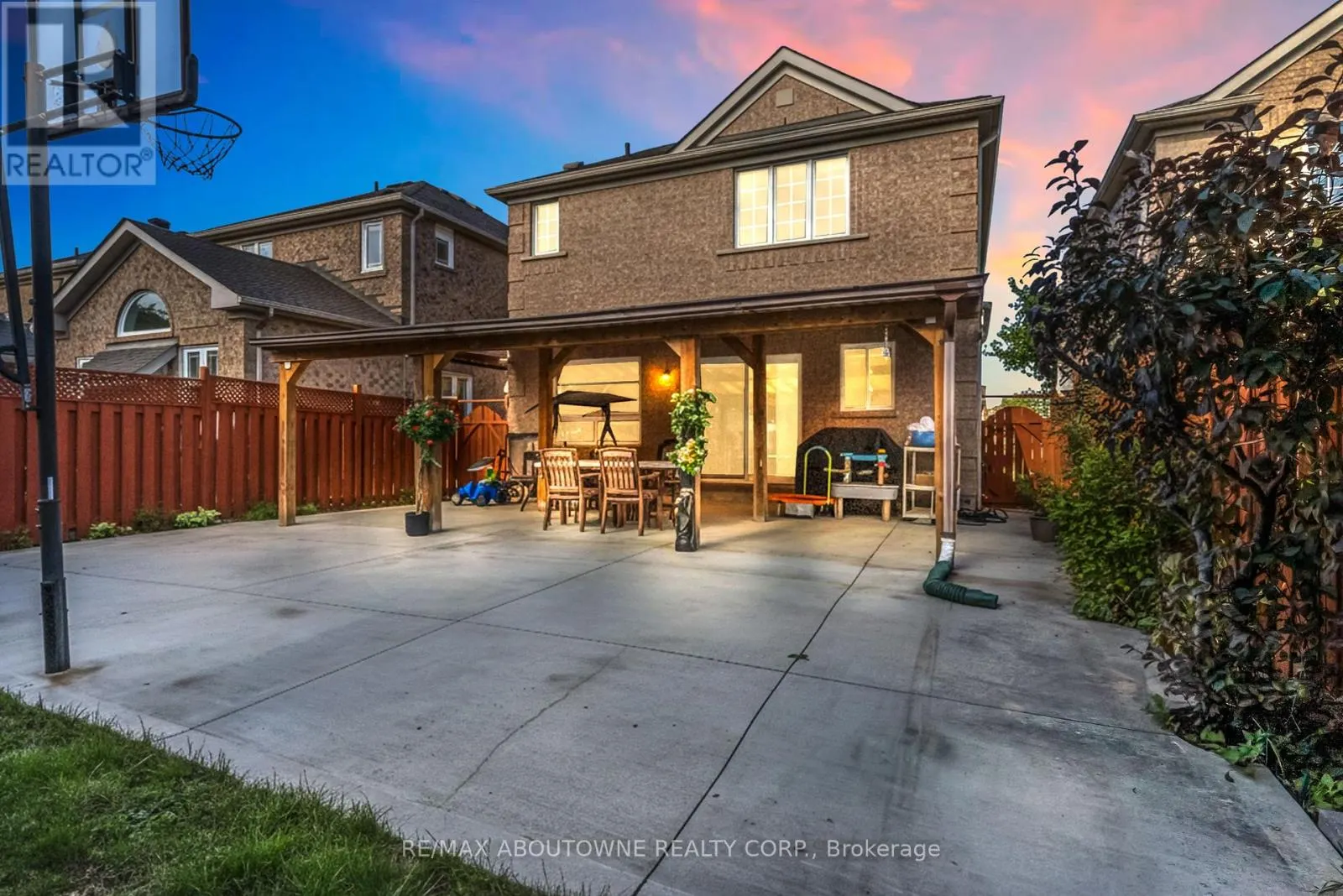 7 ROCKROSE DRIVE