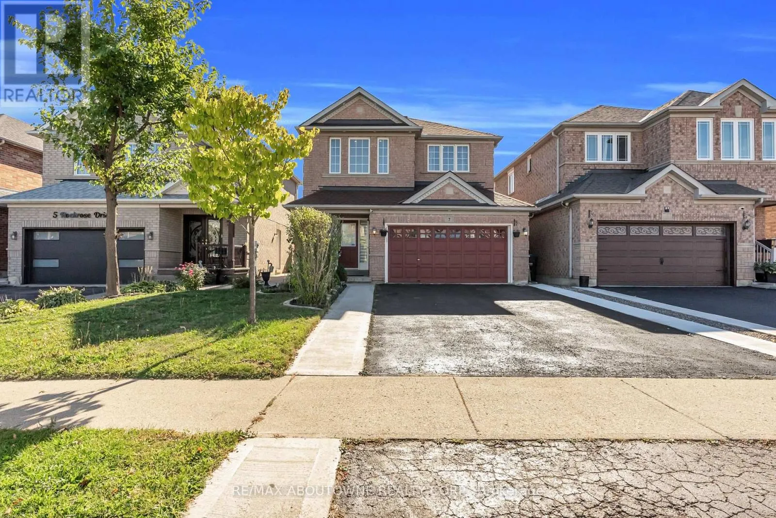 7 ROCKROSE DRIVE