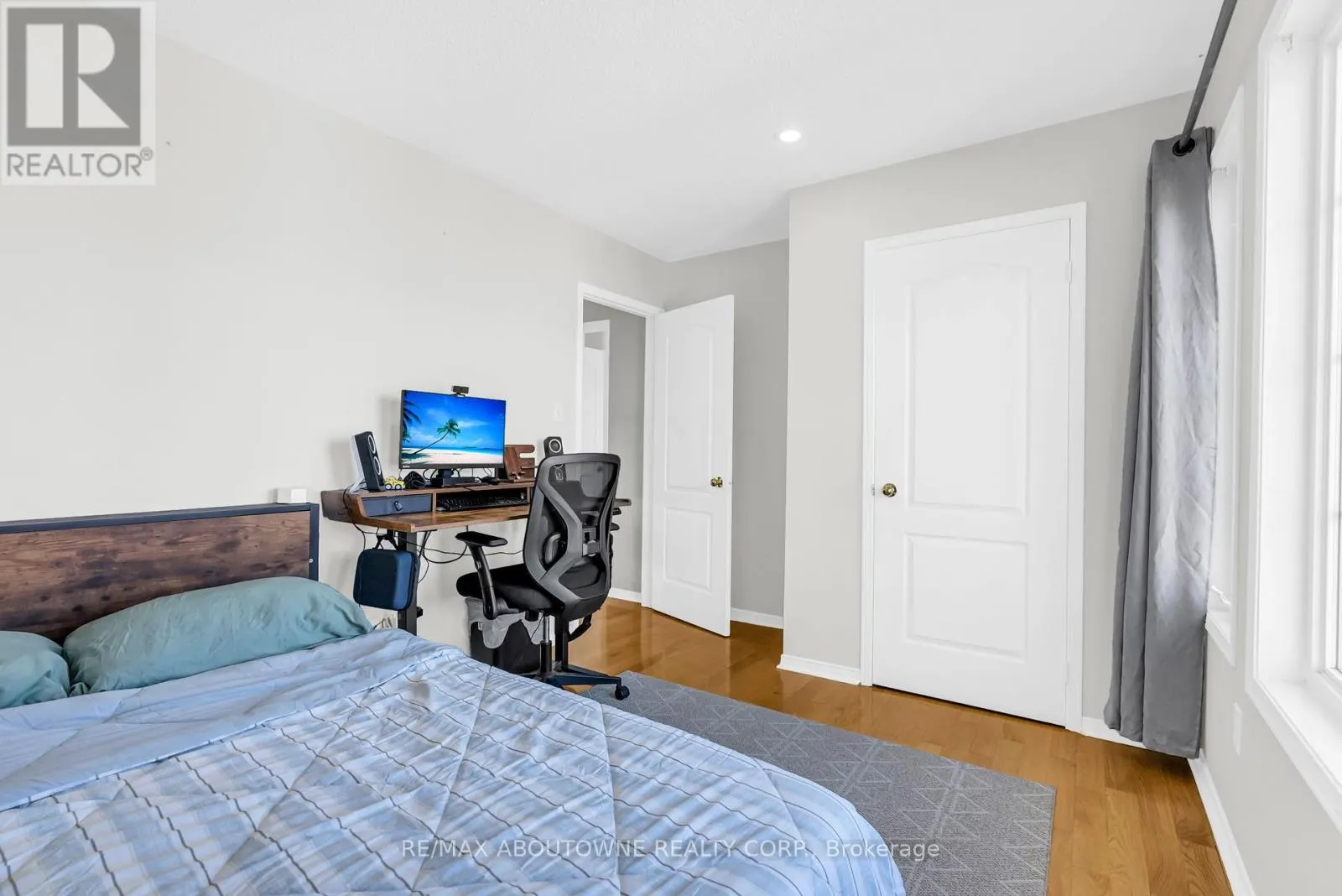 7 ROCKROSE DRIVE
