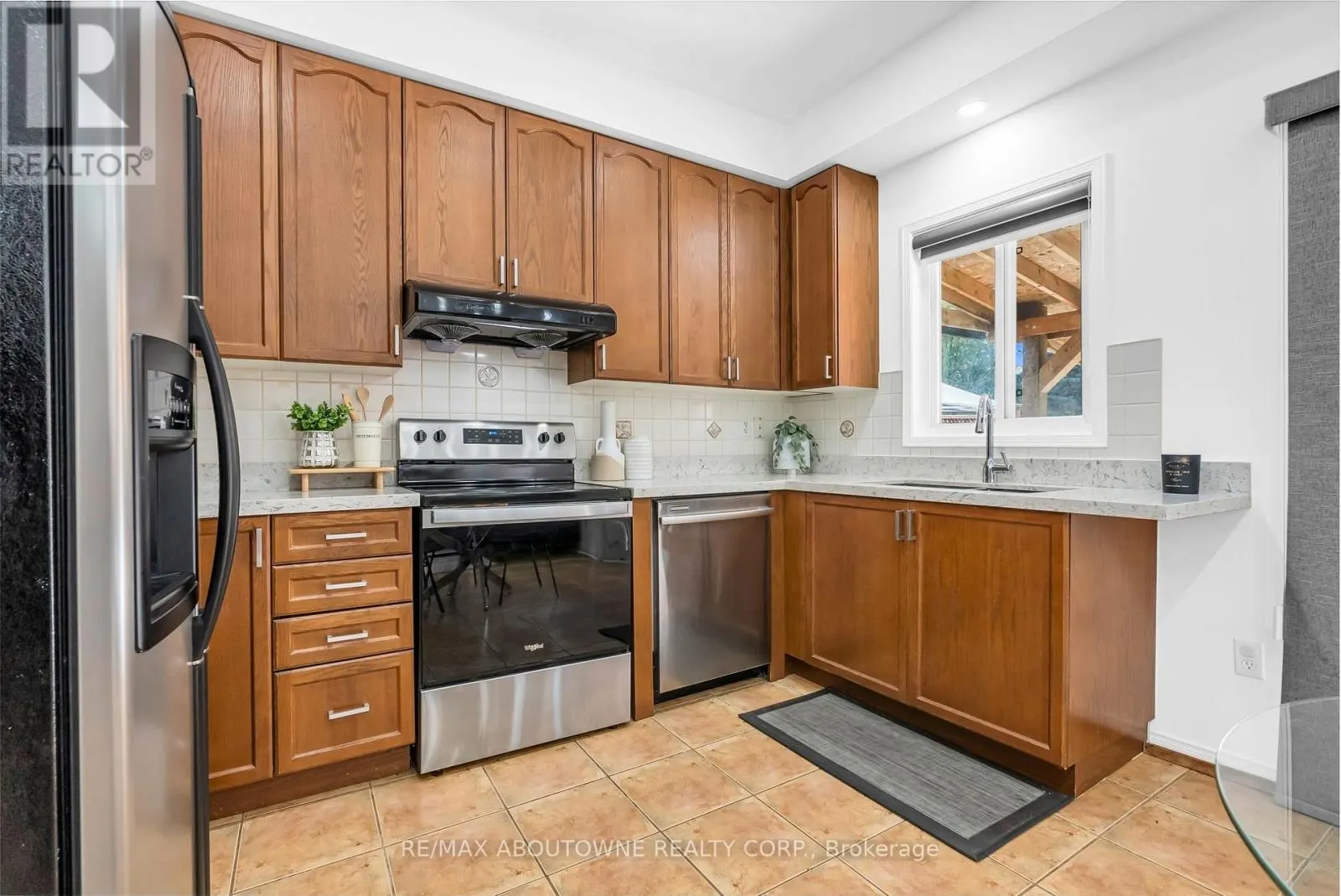 7 ROCKROSE DRIVE