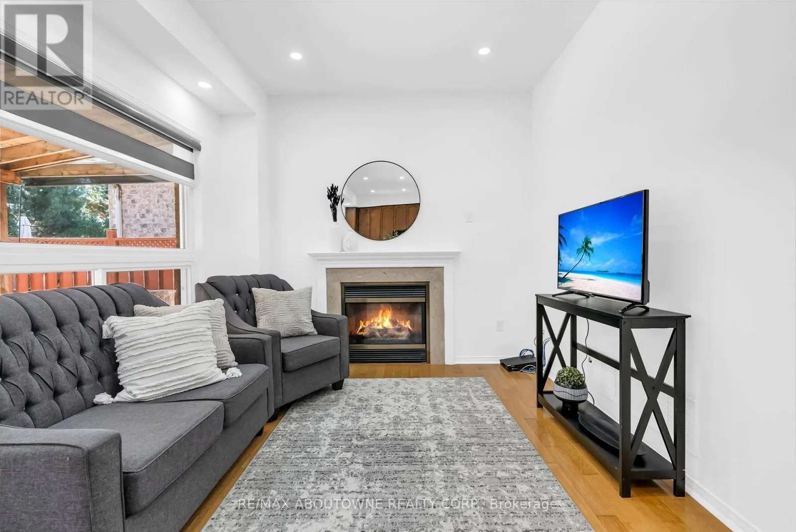 7 ROCKROSE DRIVE