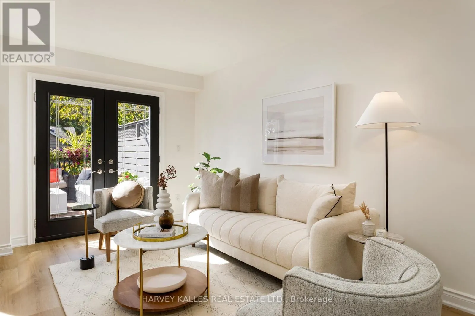 1084 BORDEAUX COURT
