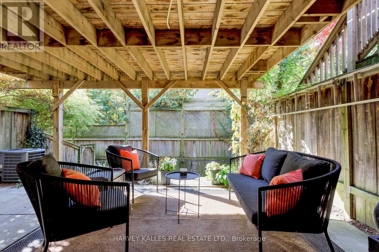 1084 BORDEAUX COURT