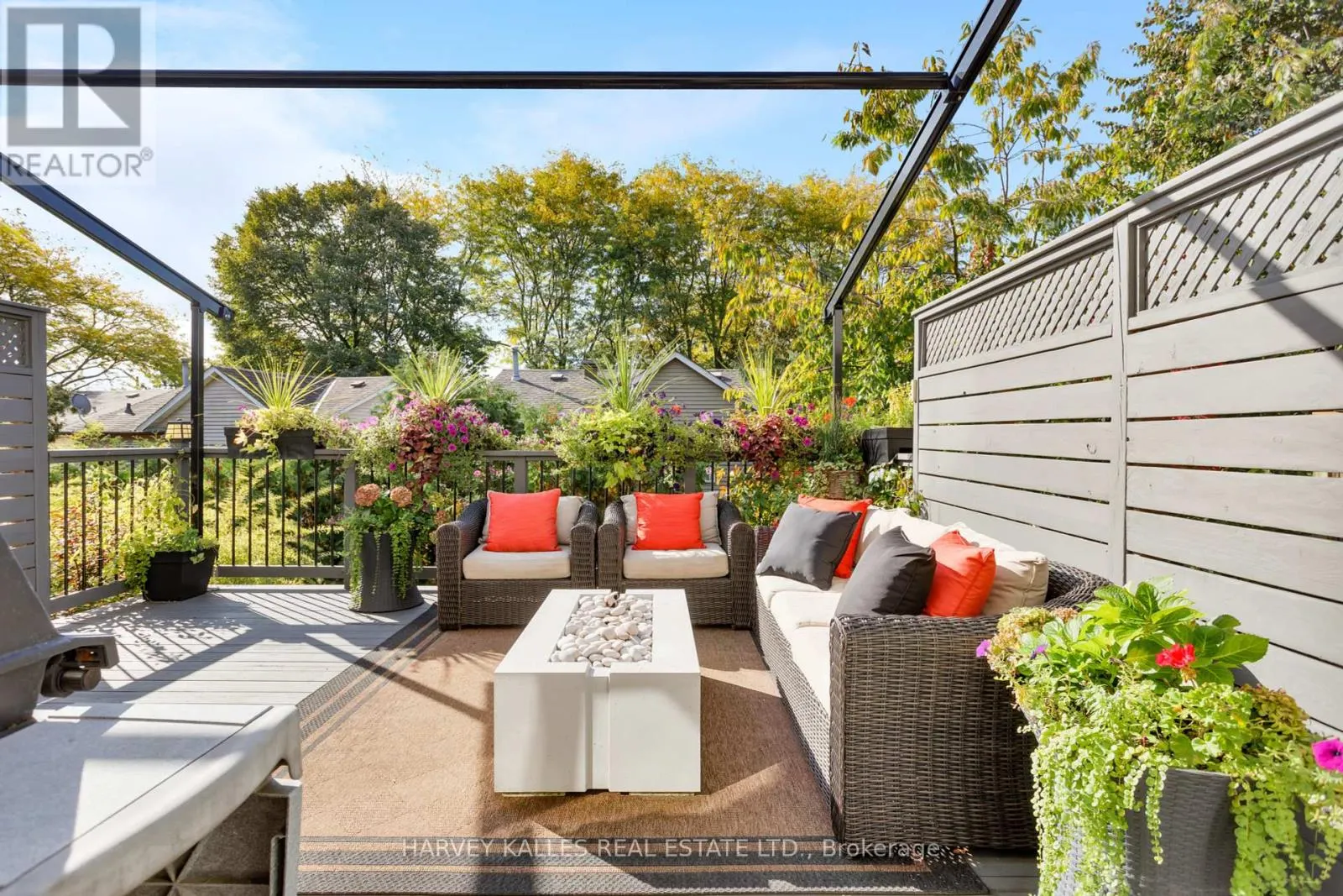 1084 BORDEAUX COURT