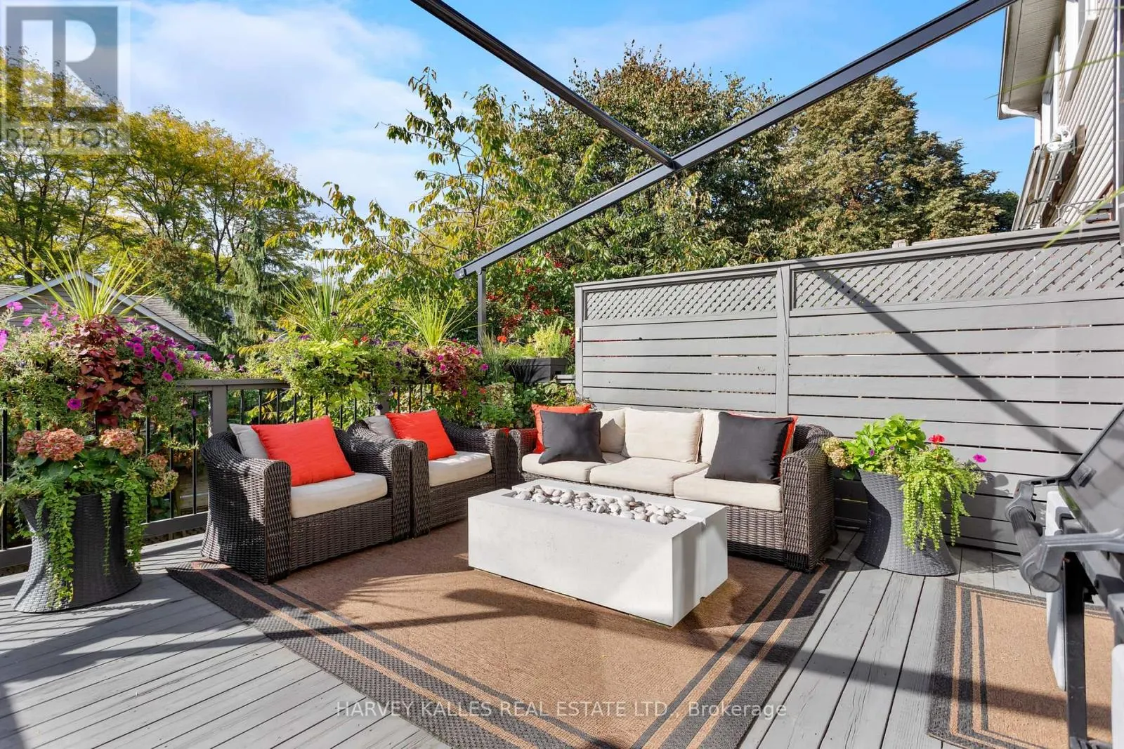 1084 BORDEAUX COURT