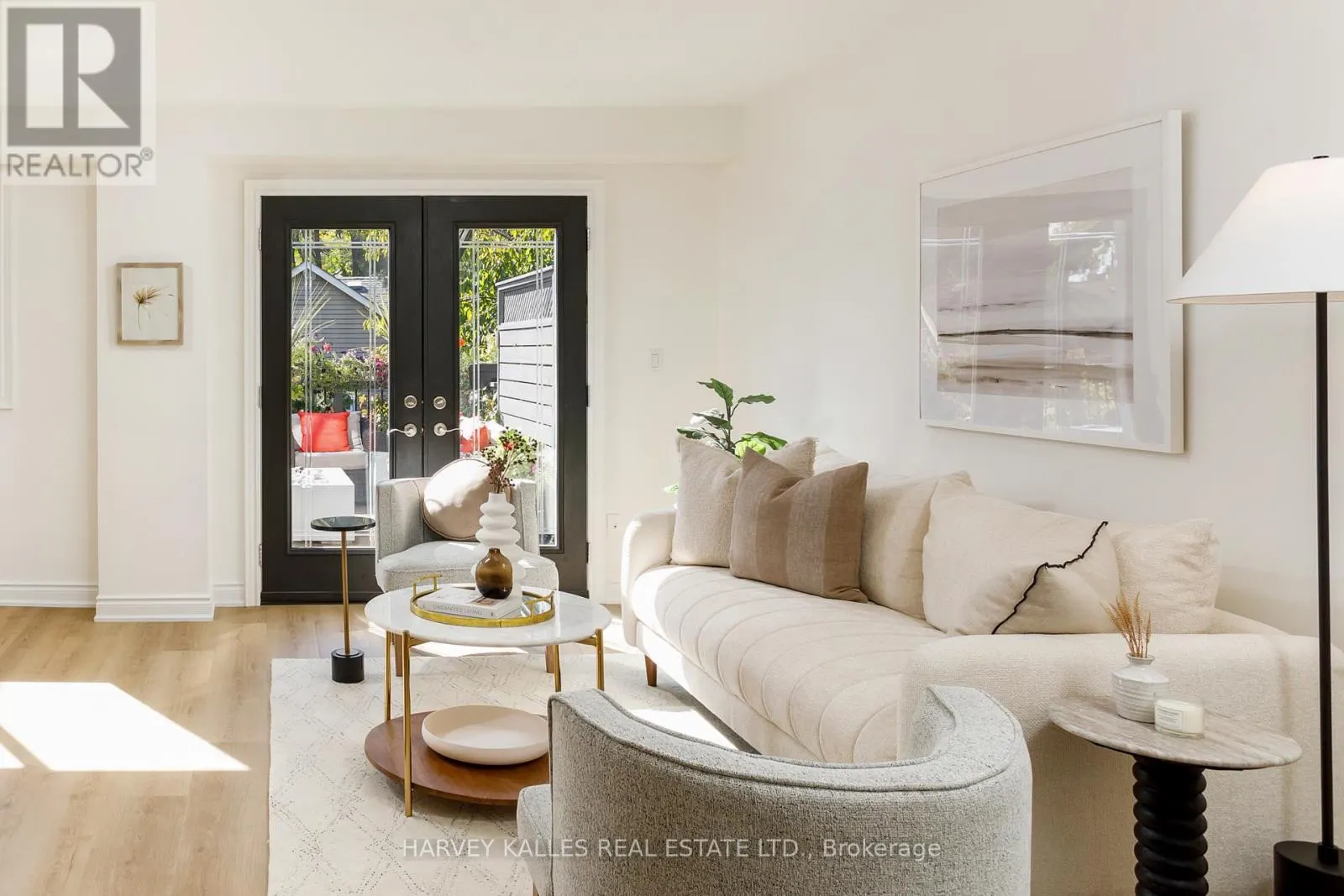 1084 BORDEAUX COURT