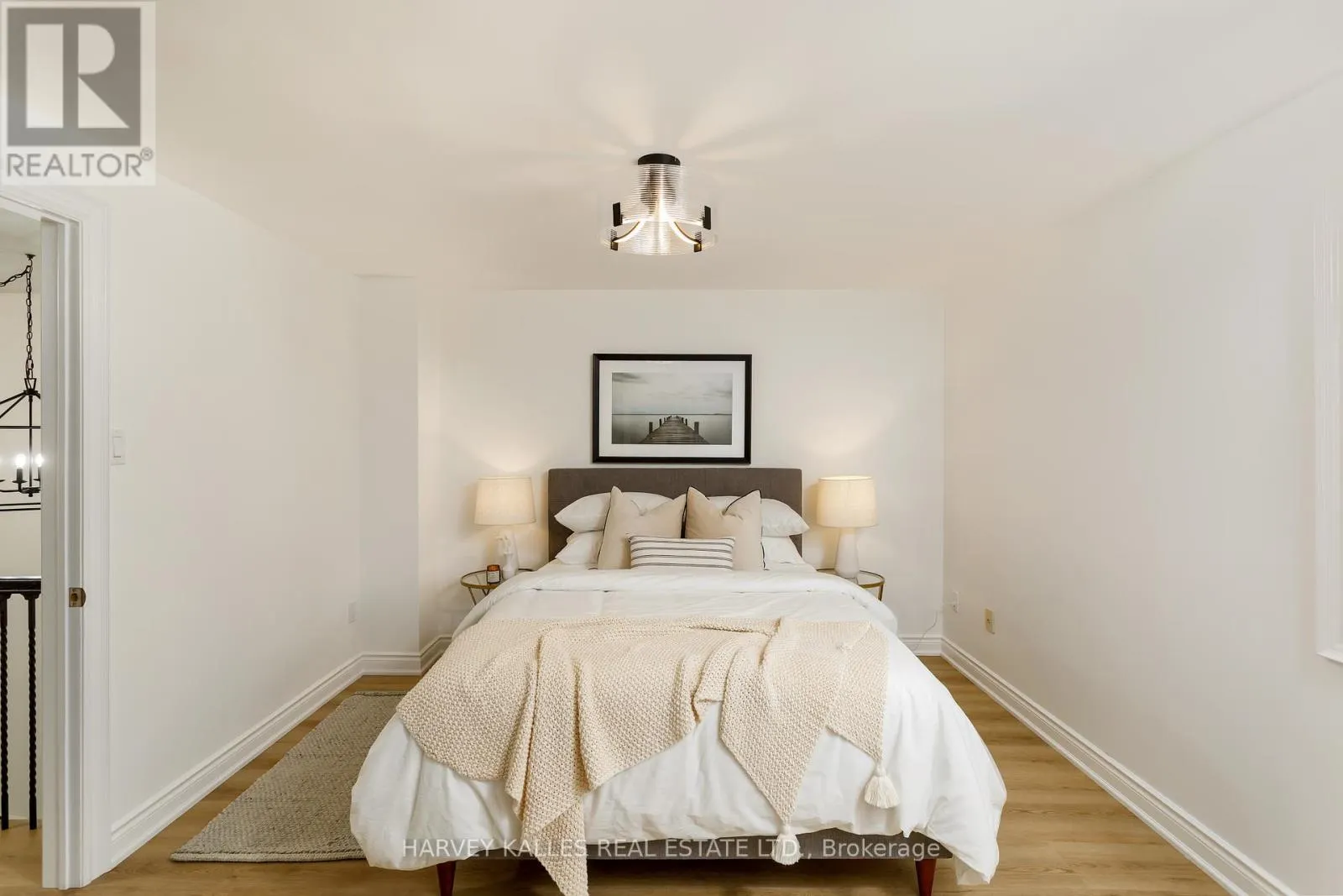1084 BORDEAUX COURT