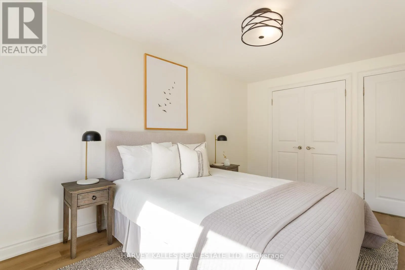 1084 BORDEAUX COURT