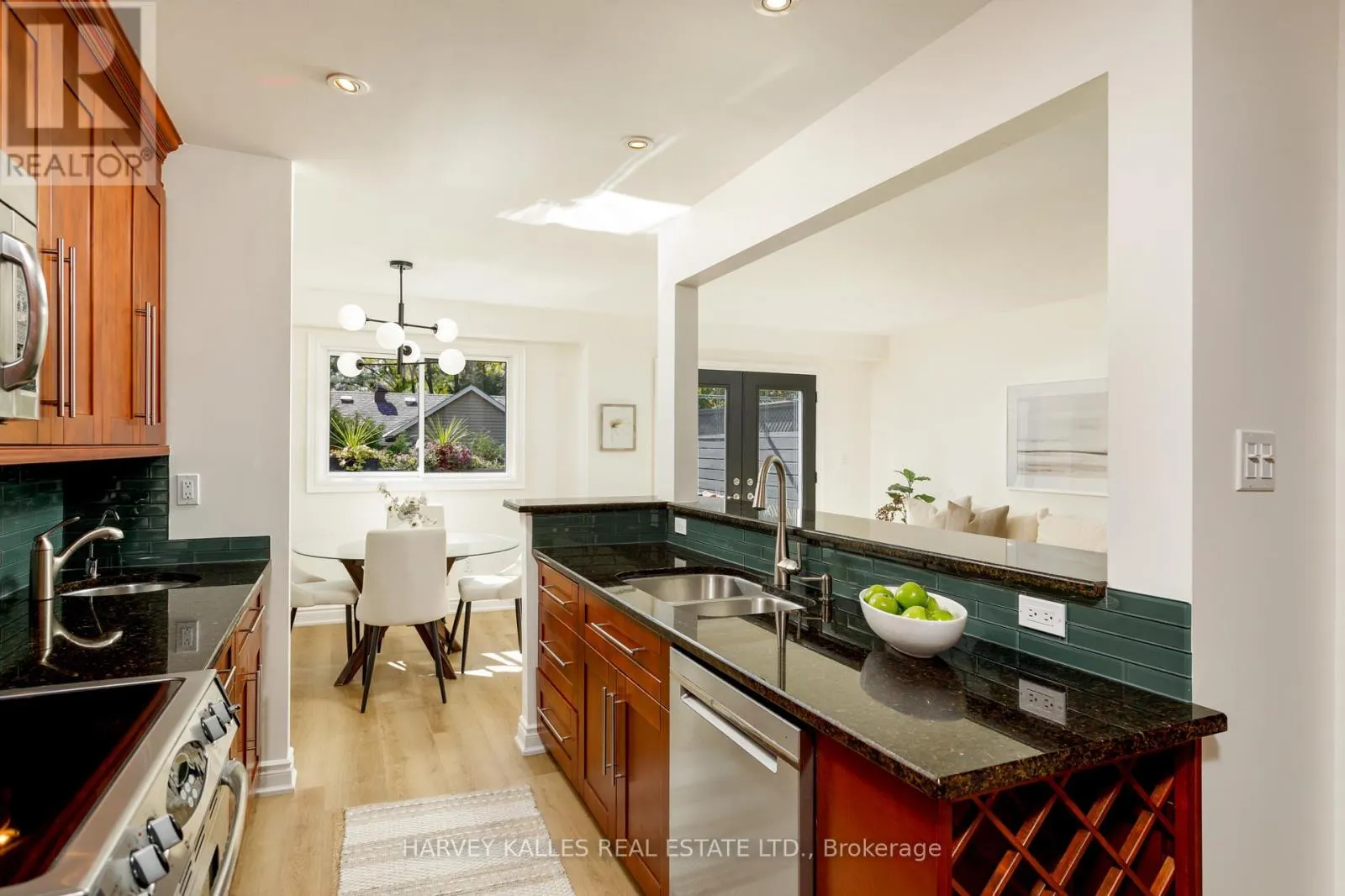1084 BORDEAUX COURT