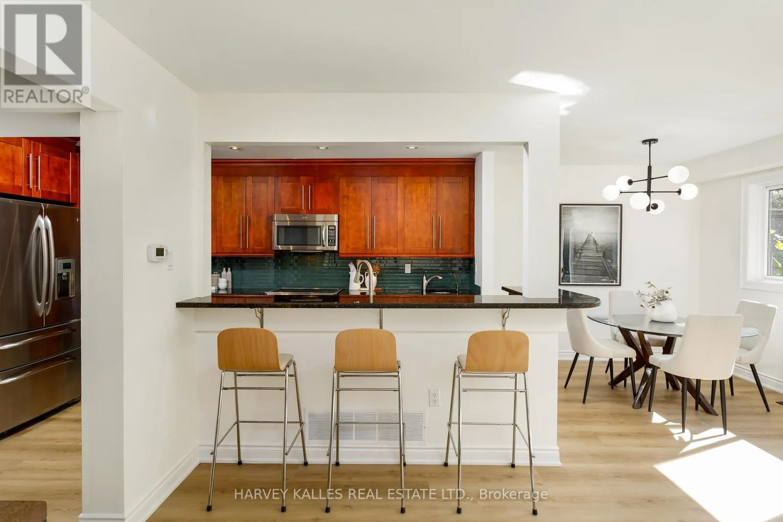 1084 BORDEAUX COURT